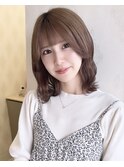 ブラウンベージュ