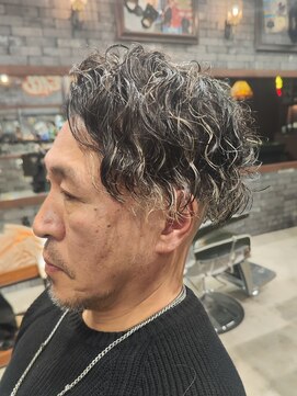 スリーセント 栄(3/cent) ツイストスパイラルパーマ/ツーブロック/スキンフェード