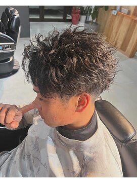 ブル(BULL) 波巻きパーマスタイル