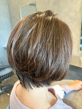 ユウシヘアー(Yushi Hair) ふんわりボブ