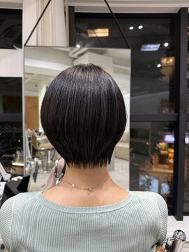 メモリーズ 表参道(Memories) 骨格補正の丸みショート×サイドバングで360°美シルエット♪