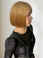 ヘアーメイク グロー(hair make grow)&nbsp;ハイトーン ブロンドベージュ 丸みボブ ブリーチカラー 20代