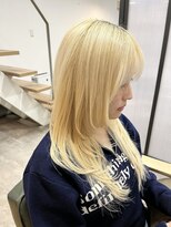 ココンプリュス アンド モナ(COCON+&MONA+) ブロンド×ハッシュレイヤーカット