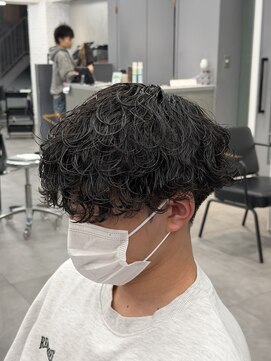 オーバルバイアピッシュ(OVARL by apish) フェザーパーマ毛流れパーマカルマパーマメンズサロン