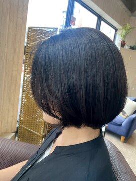 ビーチェ 小岩(Bice) 美しいシルエットのショートボブ 後ろ下がりボブ 髪質ケア