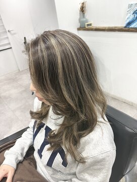 フォーク(FOLK) YAMATO 少し太めのハイライトメッシュ 白髪ぼかし グレージュ