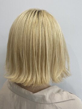 ノラ シンディ(NORA CYNDY) 切りっぱなしブロンドボブカラー☆