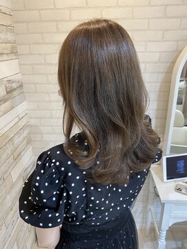 マーリャヘアー(mallia hair) くびれミディアム
