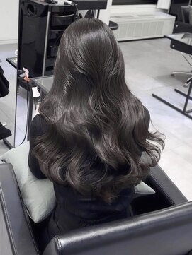 エル バイ アンキシム(elu by AHNKISM) Graige