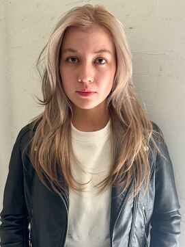 ノラ ウメダ(NORA UMEDA) ハイライトカラーレイヤーカットケアブリーチダブルカラー