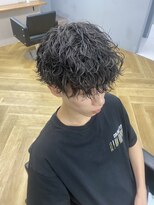 アレス バイ シカ 神戸三宮元町店(ALLES by Cica)&nbsp;波巻きツイストスパイラルパーマツーブロック刈り上げ