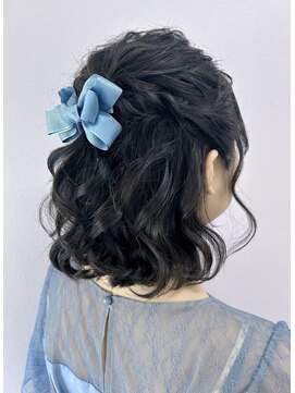 プルクラ ロッポンギ(Pulchra ROPPONGI) ねじりハーフアアップ/ゆるふわ/リボン/ウェーブ/外ハネ/可愛い