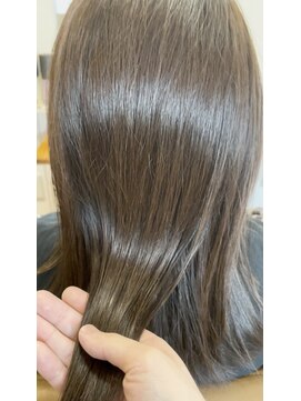 テラス(Terasu) 函館/グレージュ/透明感/つや髪/大人髪/ヘッドスパ