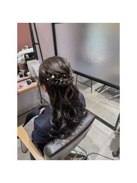 グランミーツ(Grand meets) ゆるふわハーフアップアレンジ