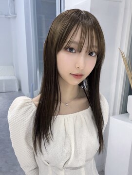 シーン(scene) 赤みを消したい方にオススメ!Olive color 透明感