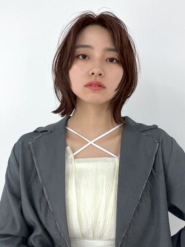 ユーフォリア 新宿通り(Euphoria) ツヤ髪透明感外ハネミディレイヤー似合わせカット