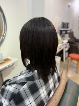 ビィーワンイースト(Be 1 EAST) ミディアムカット