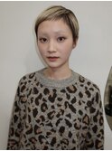ピクシーヘア　似合わせ前髪のオン眉ショート