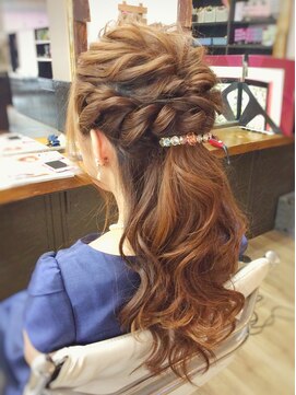 グレースモア(Grace More) (久留米・西原)大人可愛い編み込みハーフアップ☆