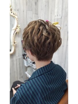 ラピスラズリ(Lapis Lazuli) ショートアレンジ　2 (熊本 下通り 銀座通り ヘアセット専門店 )