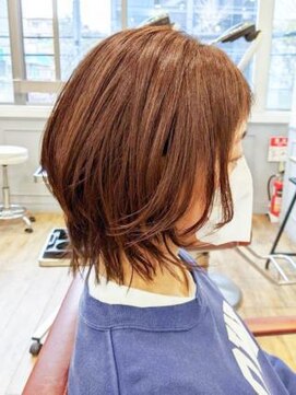 ミーティア バイ クアトロ(Meteor By QUATRO) ショートボブ×大人ベージュ