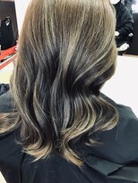 アキ美容室 大人女子ハイライト