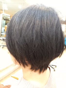 シャンプーボーイ 黒髪ショート