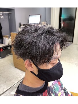 アフューズバイストゥー(Vfuse by StueW) センターパート×スパイラルパーマ[倉敷][岡山][ハイライト]