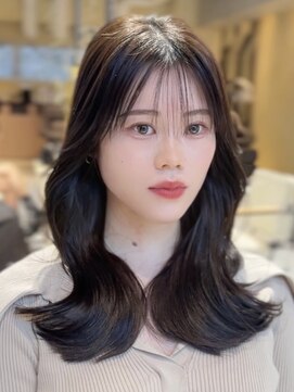 ティア(Tia.) （韓国風ヘア/くびれヘア/レイヤー/前髪/サイドバング/小顔）