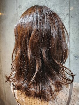 ルート(root) やわらか外ハネミディ