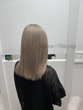 オーシー 志比口店(O'sea) #White greige