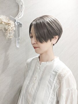 ハイストリートヘア(High street Hair) 前髪なしショートボブ＋カーキアッシュ×ブリーチハイライト