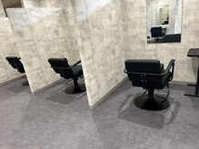 エヌ ヘアー(N-hair)の雰囲気(半個室で人目を気にせず贅沢にゆったり施術できます。<理容室>)