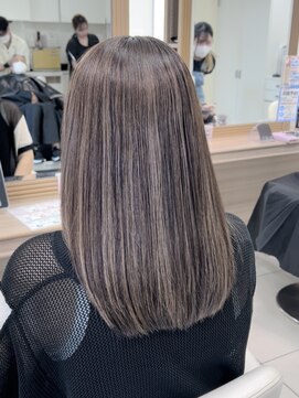 アッシュ 鶴ヶ峰1号店(Ash) 【白髪ぼかし】コントラストハイライト