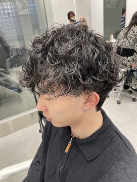 イリ(iLi) 【iLi ×HIRAI】メンズシャドウパーマ