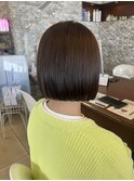 切りっぱなし小顔ミニボブナチュラルブラウン艶カラーストレート