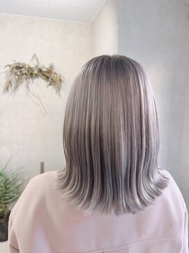 アルレン(Allen) ホワイトベージュ【宇都宮/ダブルカラー/髪質改善】