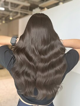 アマトウキョウスマートサロン(AMA TOKYO×Smart Salon) ヘーゼルベージュ　ブリーチなし　レイヤーカット　海外風