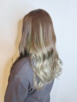 ブロッサム 保谷(Blossom) 20代30代ミントグリーンインナーカラーイヤリングカラー