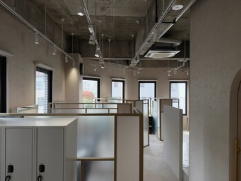 アレアル 広島並木通り店(ALEAR)の写真/「また明日から頑張れる」自分だけの時間と男の身だしなみを理想のスタイルへ導く場所。