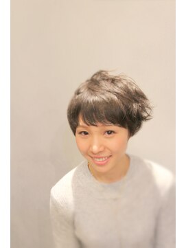 ピリナ(Pilina) カジュアルショート　【Pilina　戸塚　松岡政隆】