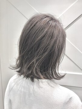 ハウス(HAUS.) 外国人風 × ラベンダーアッシュ