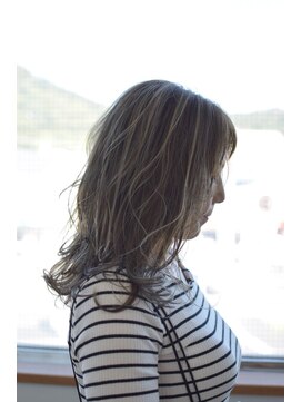 ヘアアンドメイク ムーア(Muuua) たっぷりハイライトとグレージュカラー