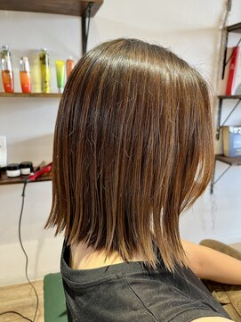 サラ(sarah) 質感ミディアムボブ