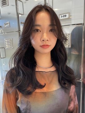 スノッブサンク(Snob ciNQ) サイドバング/レイヤーカット/小顔カット/20代