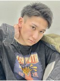 ツーブロック刈り上げ短髪アップバングショートメンズヘア