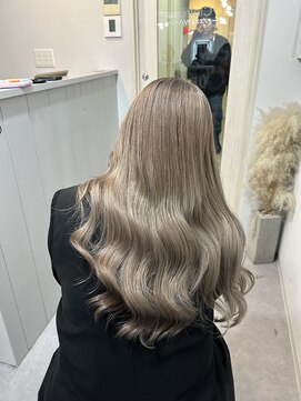 シェイロ(Cielro) 【くすみベージュ/ミルクティー/ブリーチ】SAKI