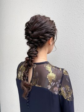 カポック 茗荷谷(KAPOK) 髪飾り無しでもOK/ローポニー/ツイスト編み込み【kapok 茗荷谷】