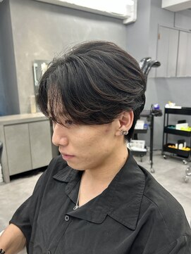 オーバルバイアピッシュ(OVARL by apish) メンズカット/韓国ヘア/メンズパーマ/センターパート