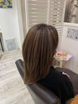 サロン ド マゼンタ(Salon de Magenta)&nbsp;レイヤーカット＋白髪ぼかしハイライトカラー